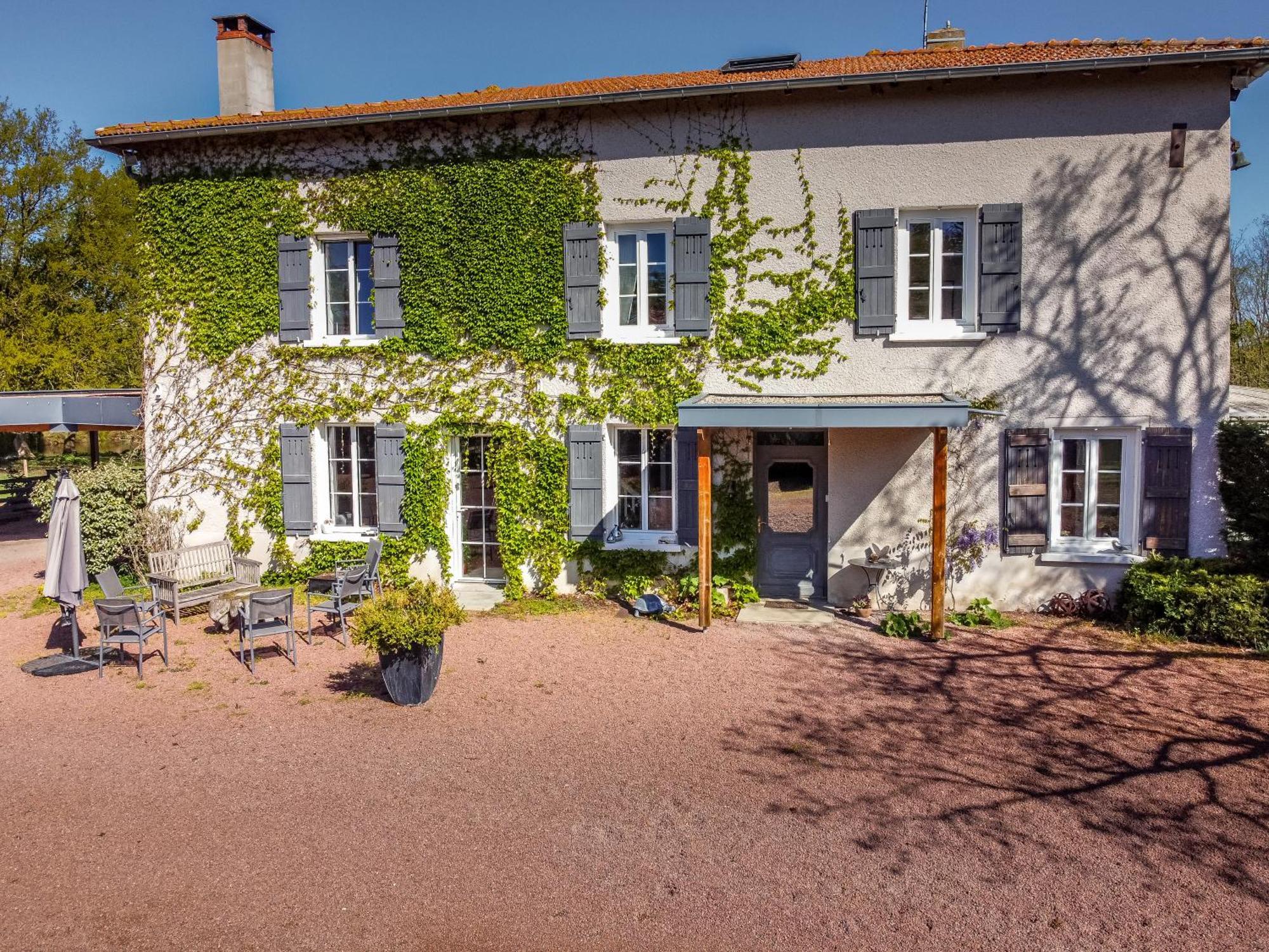 Domaine D'Aromm - Chambres D'Hotes & Gites - Piscine, Etangs & Animaux - Au Calme Ouches Bagian luar foto